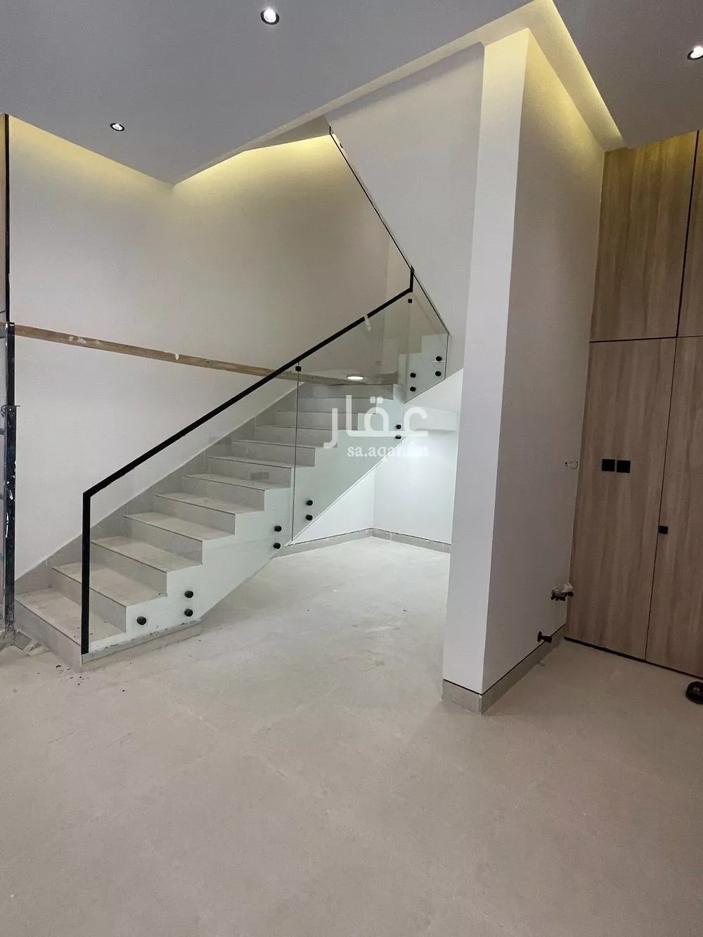 4 bedroom floor in Al Janadriyah 12