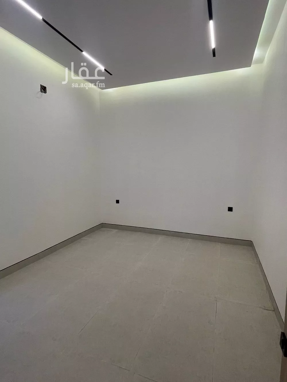 4 bedroom floor in Al Janadriyah 15