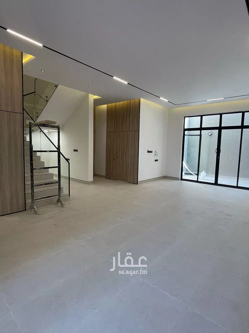 4 bedroom floor in Al Janadriyah 10
