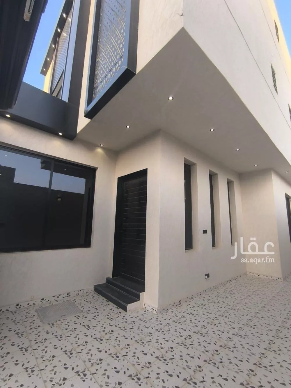 5 bedroom floor in Al Janadriyah 2
