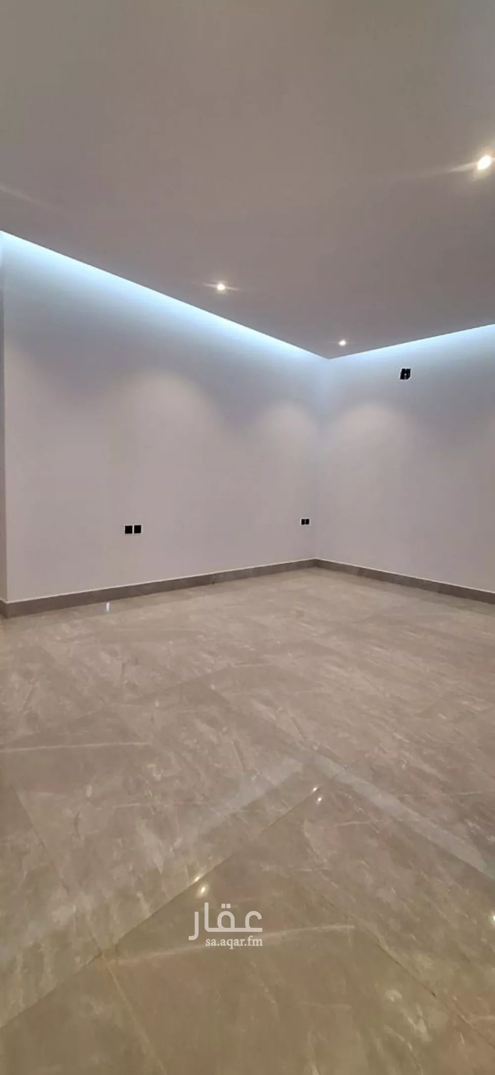 4 bedroom floor in Al Maizilah 7