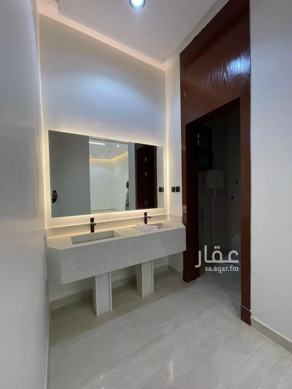 5 bedroom floor in Al Janadriyah 5