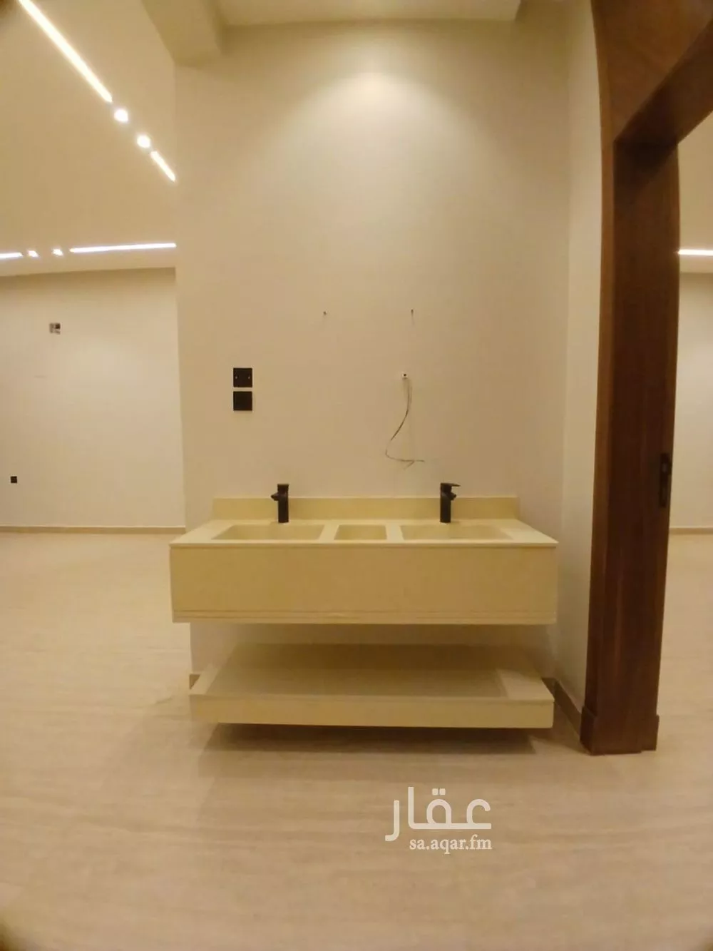 3 bedroom floor in Dhahrat Namar 6