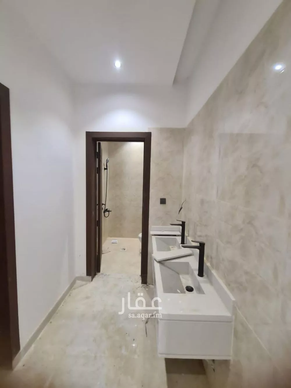 3 bedroom floor in Okaz 3