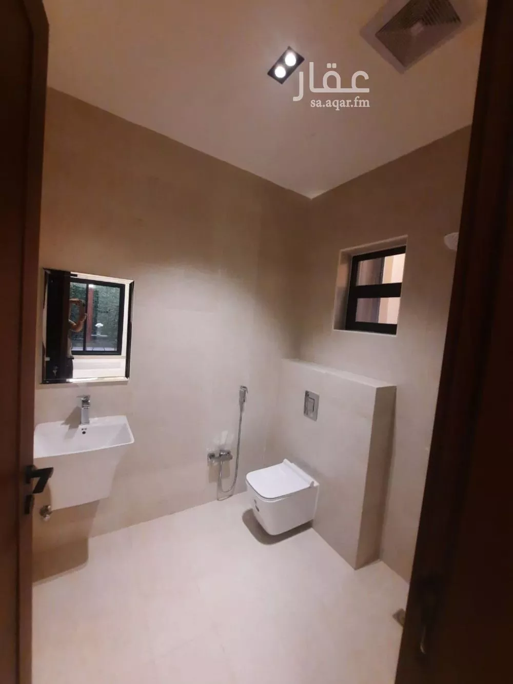 5 bedroom floor in Okaz 6
