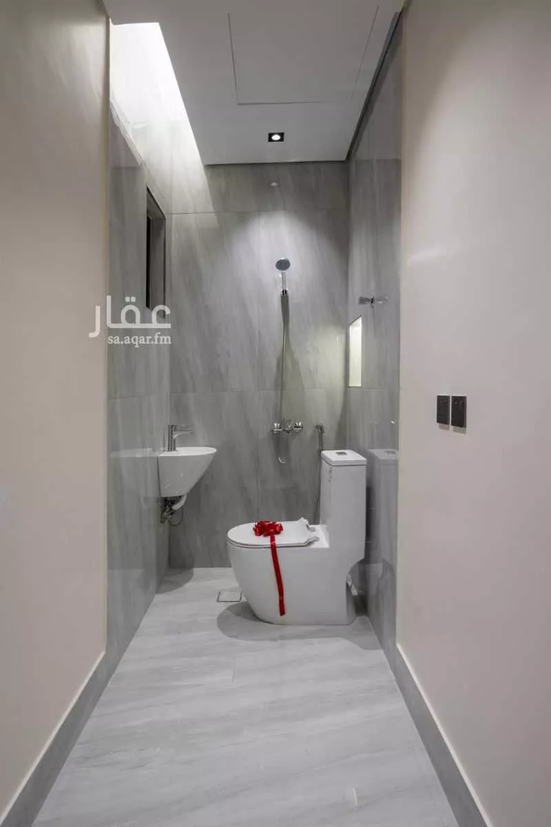 4 bedroom floor in Al Qairawan 2