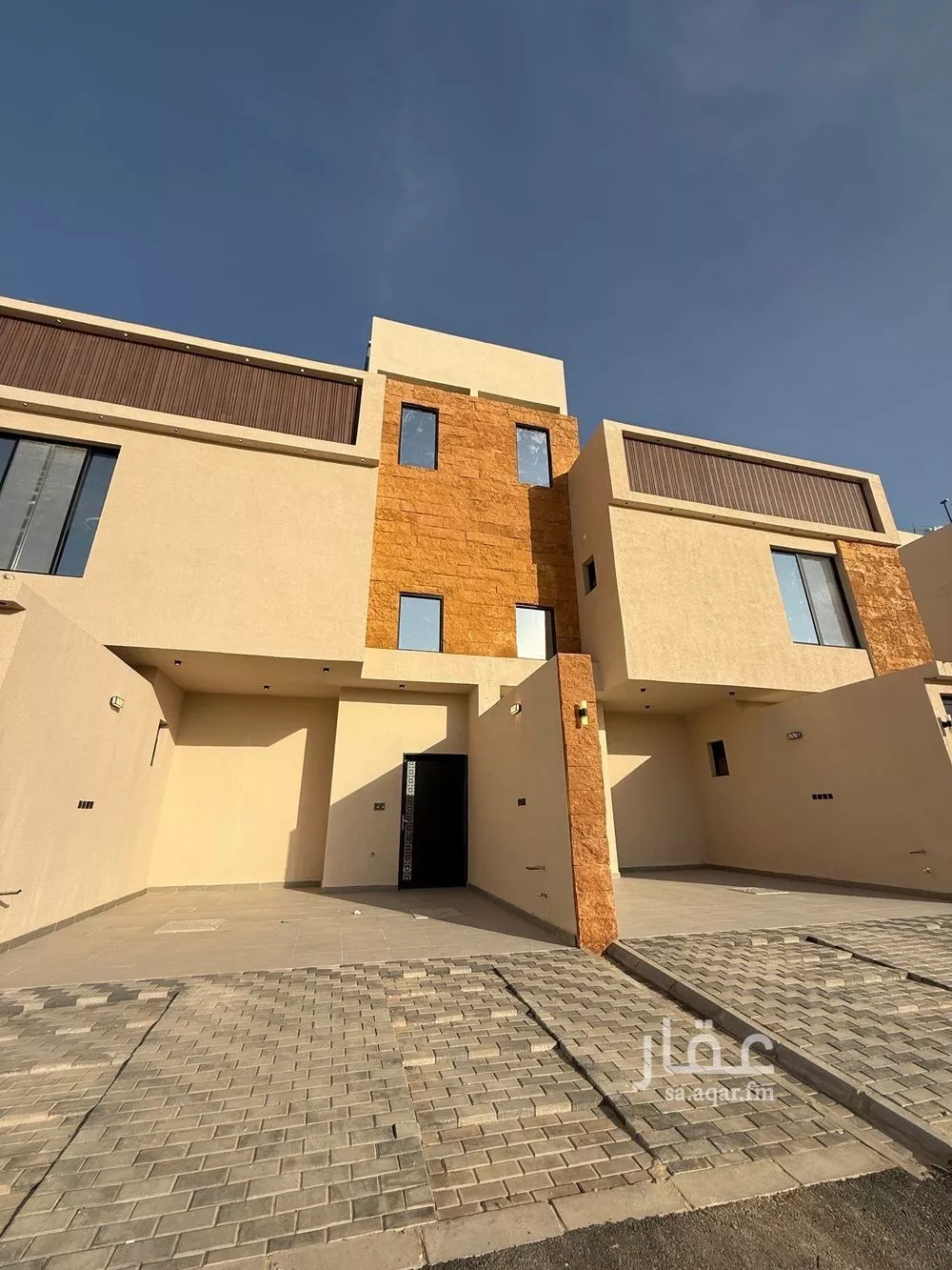 4 bedroom floor in Al Hazm 2