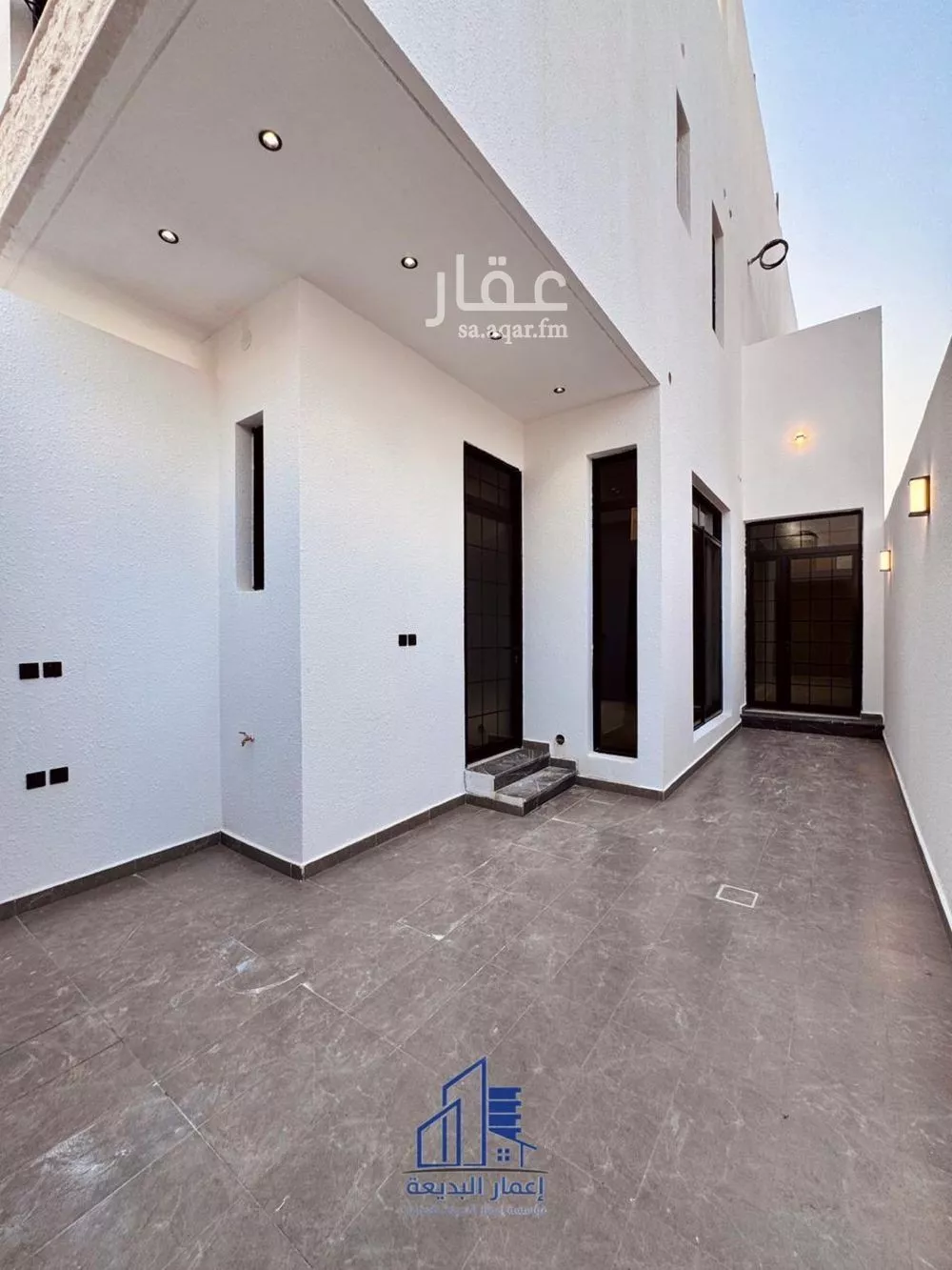 4 bedroom floor in Al Zahrah 15