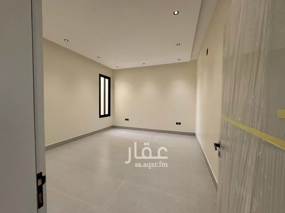 4 bedroom floor in Al Khaleej 11