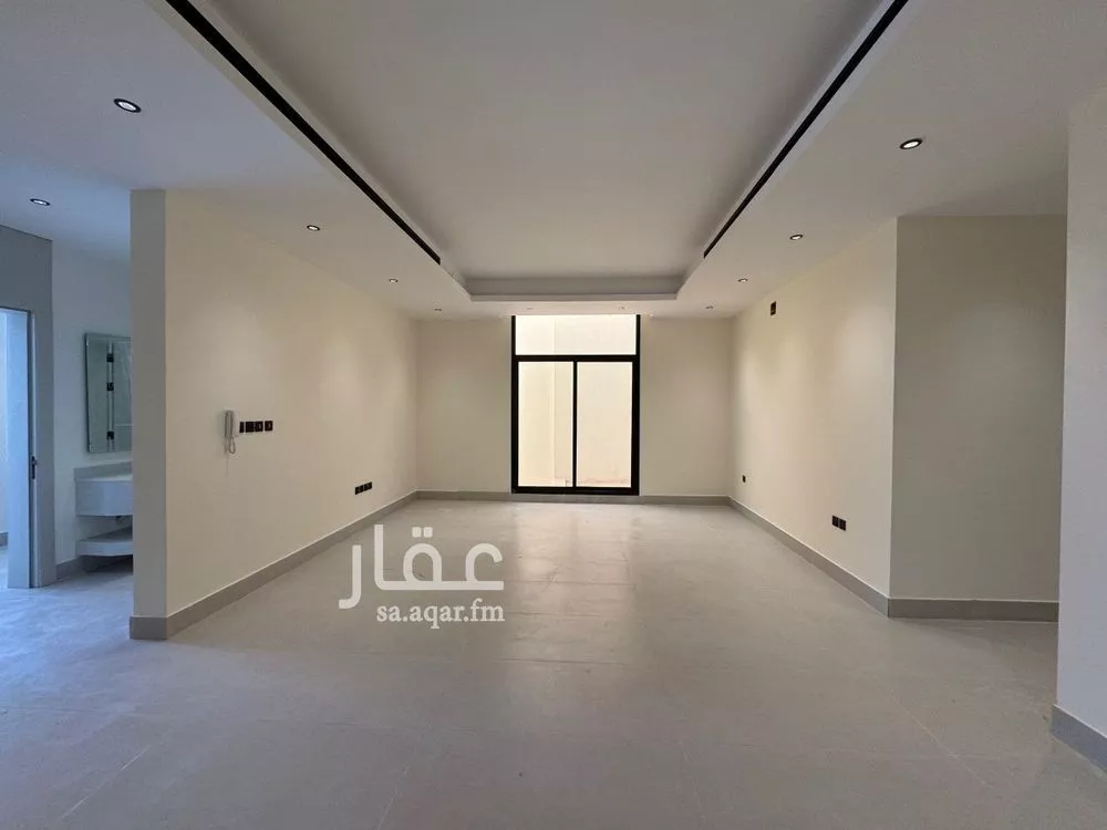 4 bedroom floor in Al Khaleej 8
