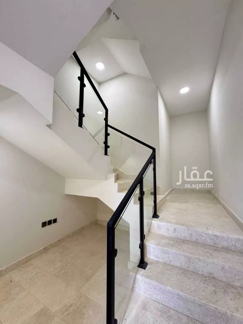 3 bedroom floor in Al Aridh 3