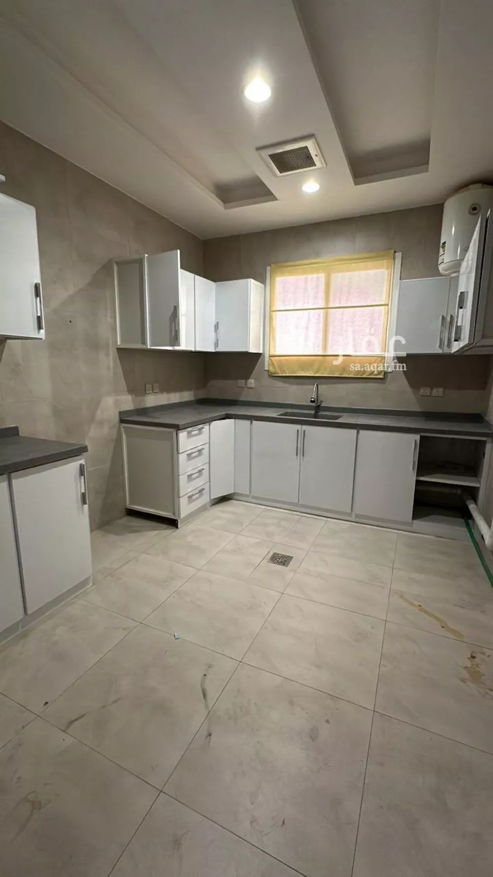 4 bedroom floor in Al Aridh 9