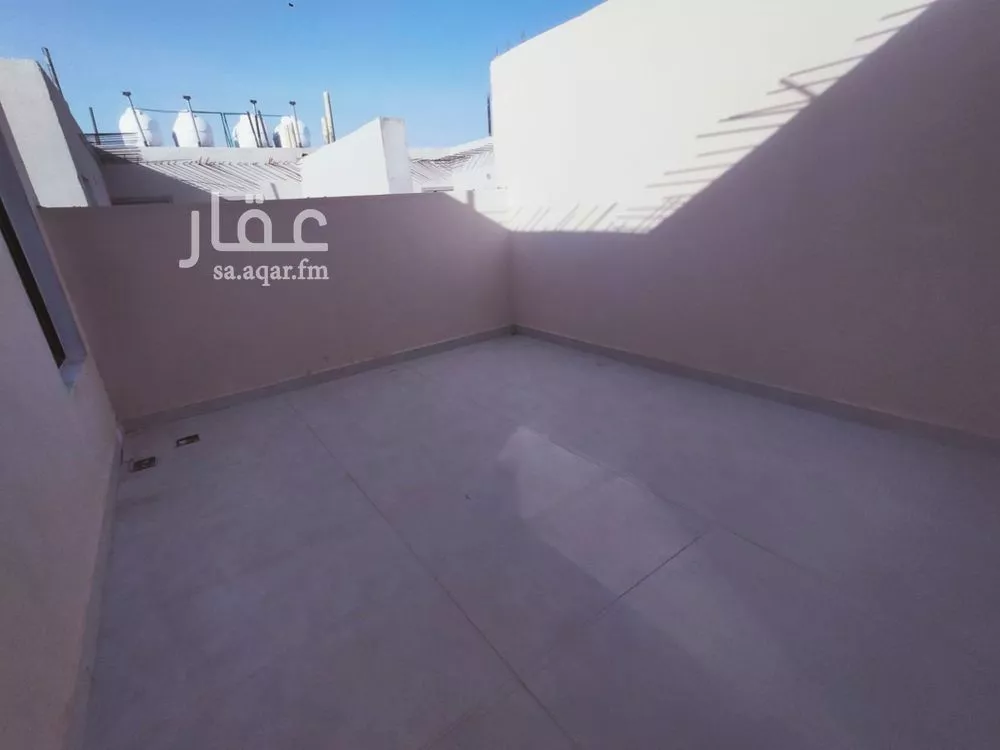 4 bedroom floor in Badr 2