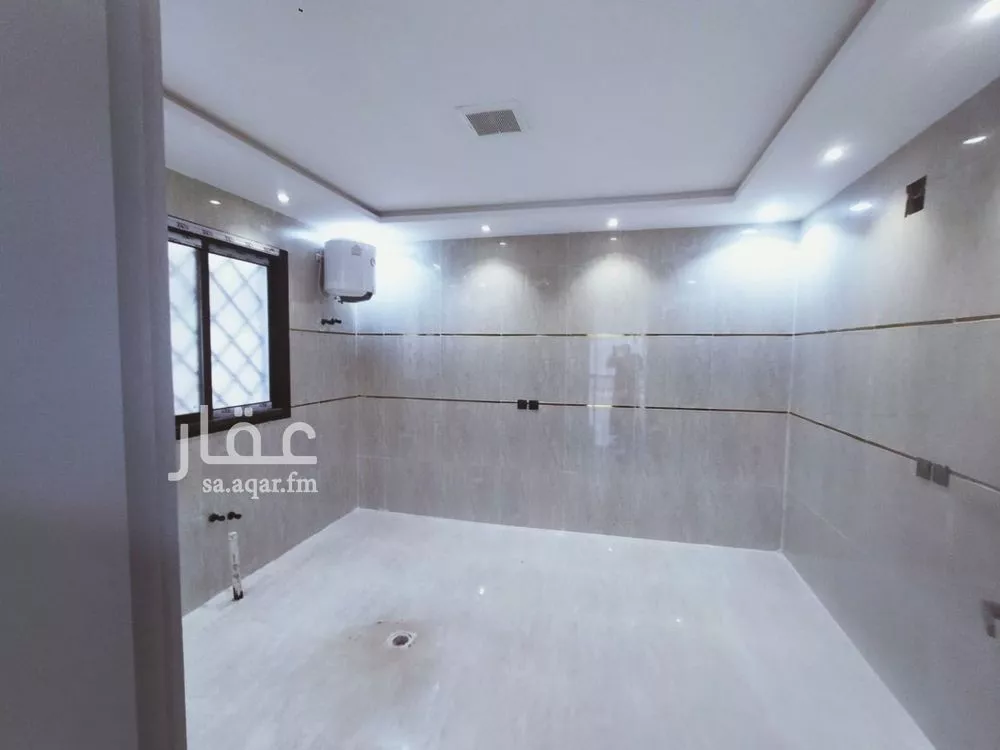 4 bedroom floor in Badr 4