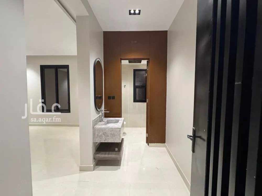 5 bedroom floor in Al Khaleej 2