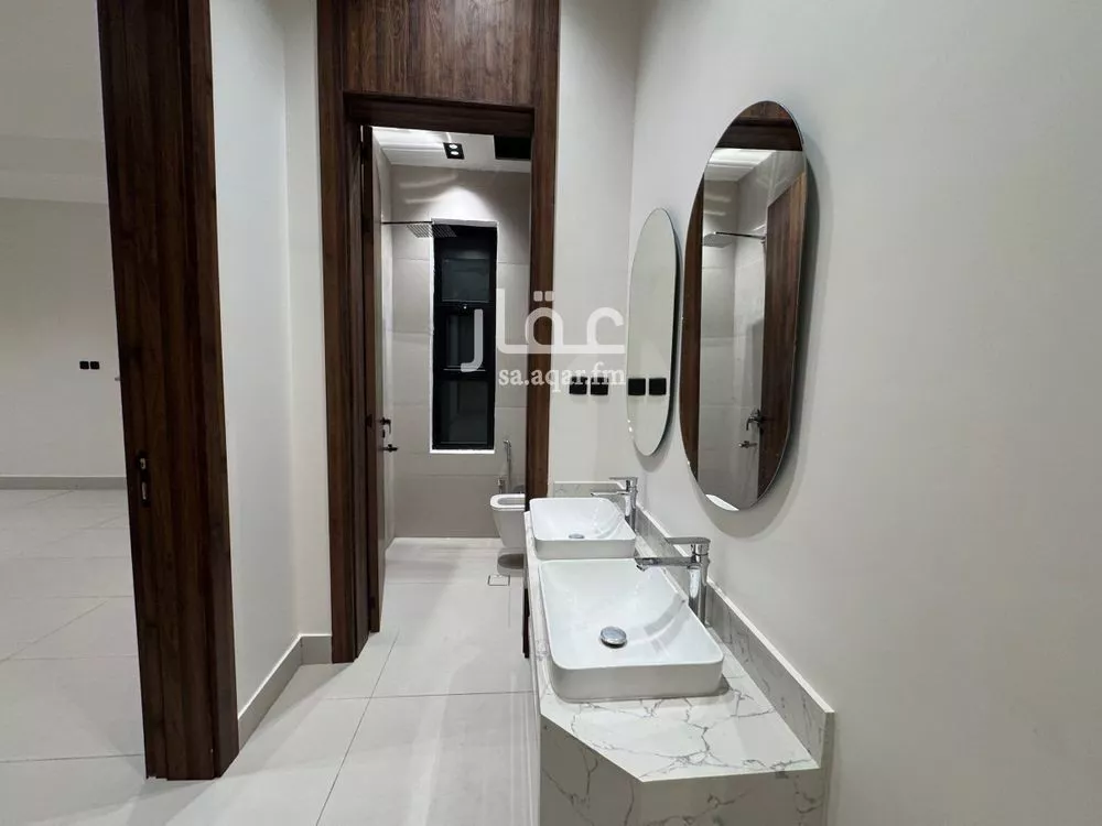 5 bedroom floor in Al Khaleej 11