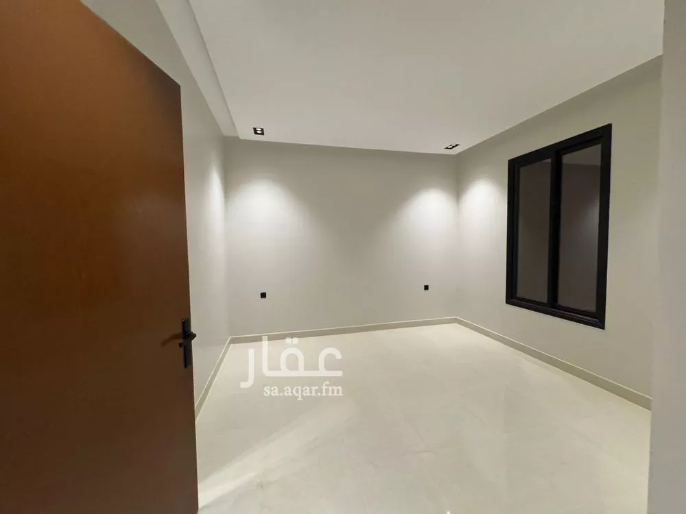 5 bedroom floor in Al Khaleej 3