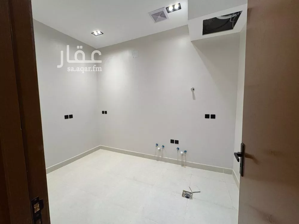 5 bedroom floor in Al Khaleej 4