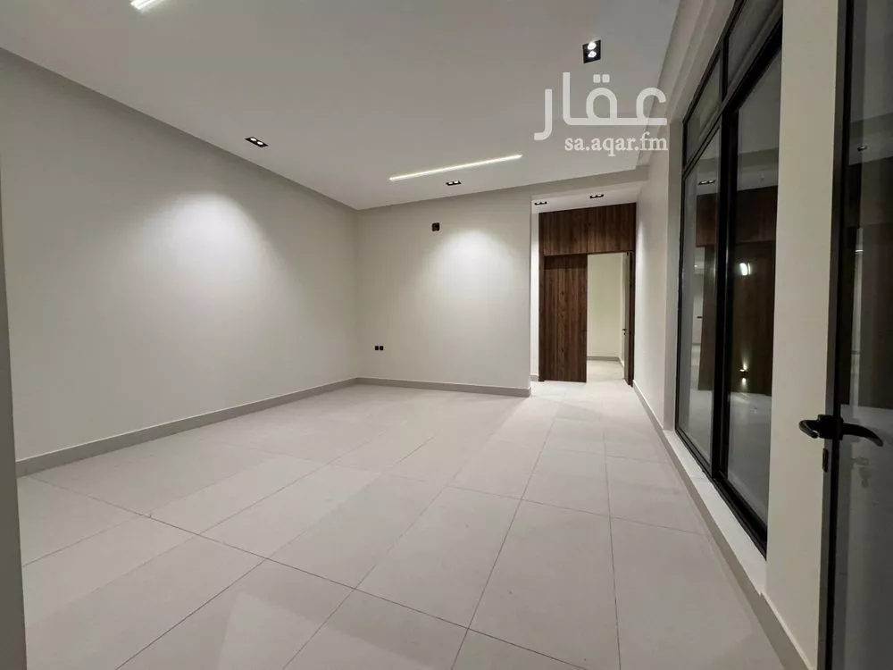 5 bedroom floor in Al Khaleej 10