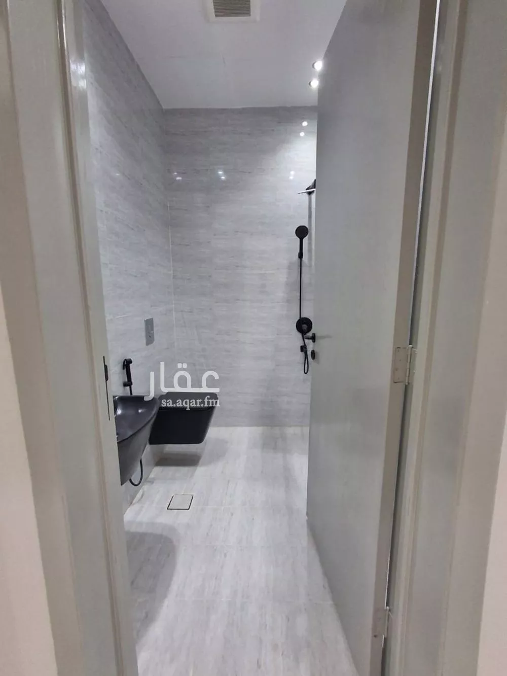 7 bedroom floor in Dhahrat Namar 10