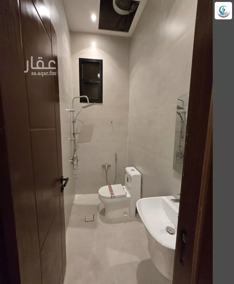 5 bedroom floor in Al Maizilah 9