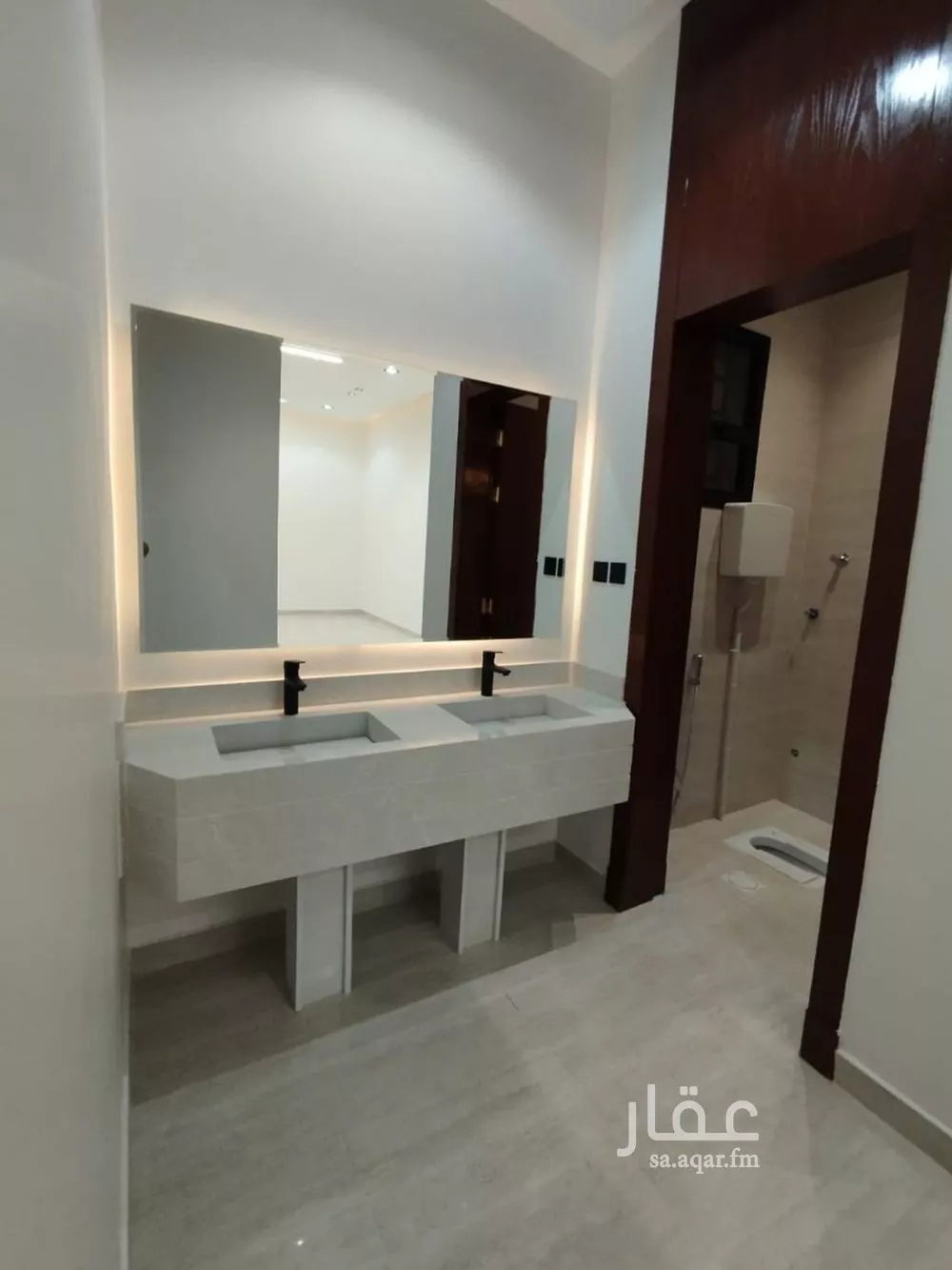 3 bedroom floor in Al Janadriyah 6