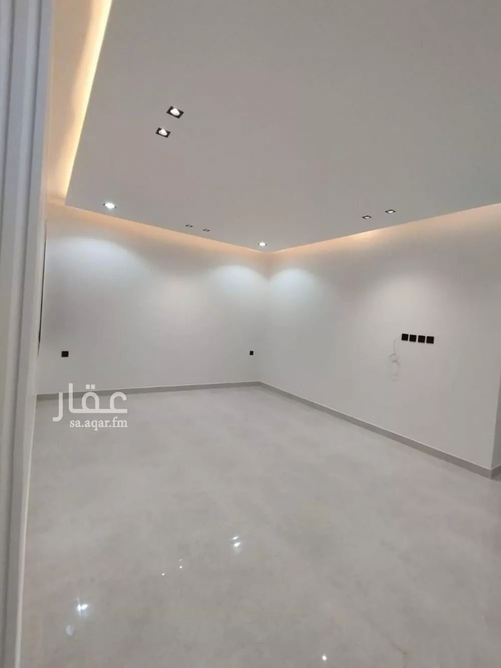 3 bedroom floor in Al Janadriyah 10