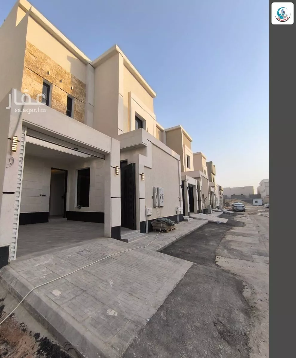 5 bedroom floor in Al Janadriyah 3