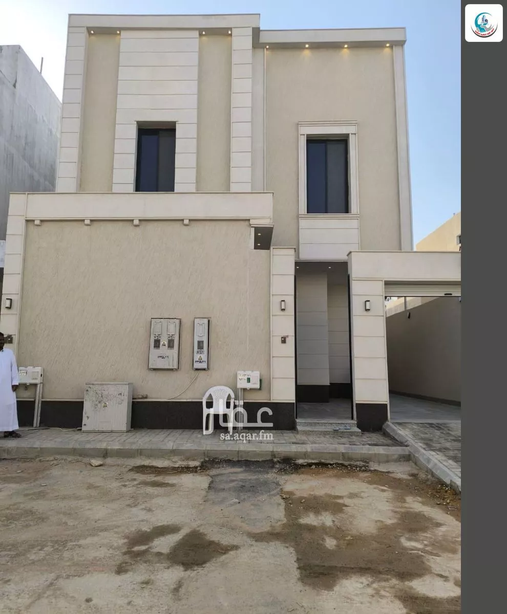 5 bedroom floor in Al Janadriyah 2