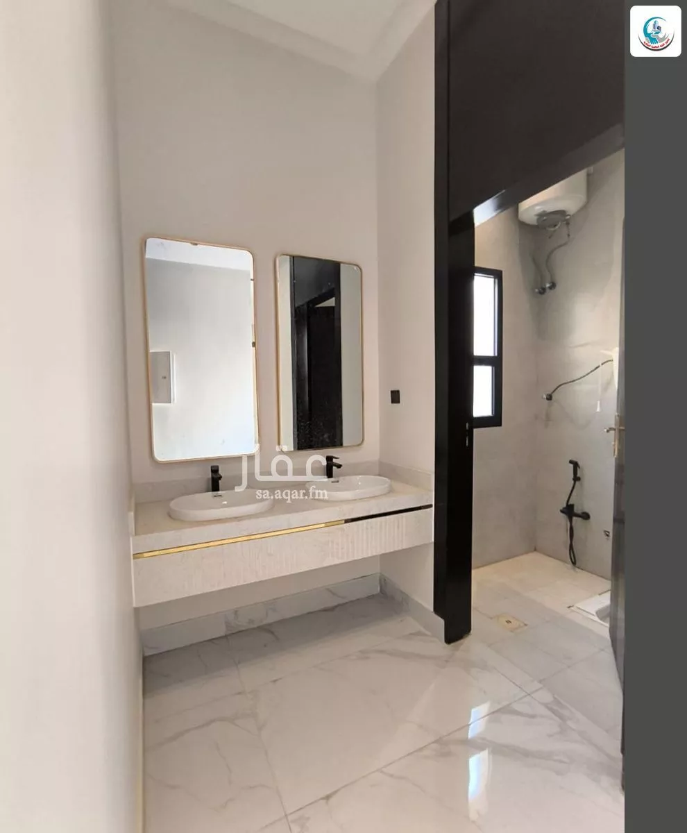 5 bedroom floor in Al Janadriyah 4