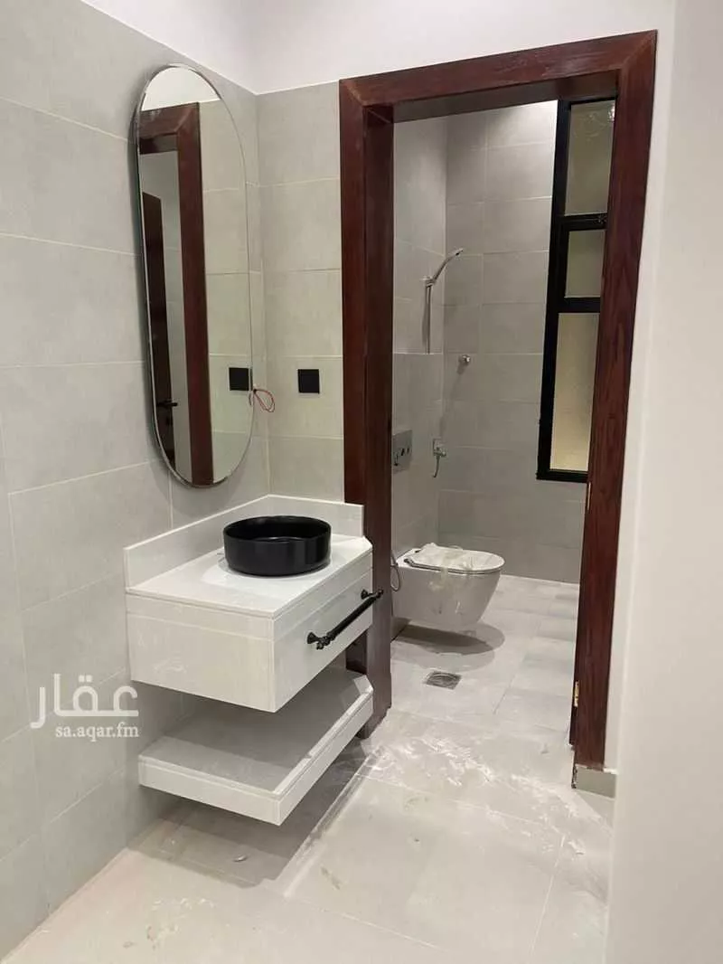 4 bedroom floor in Al Janadriyah 4