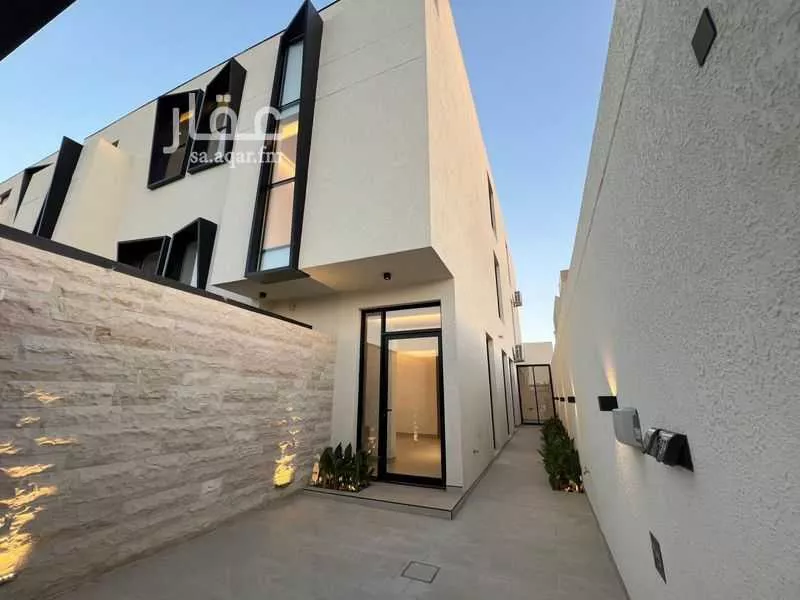 3 bedroom floor in Al Aridh 2