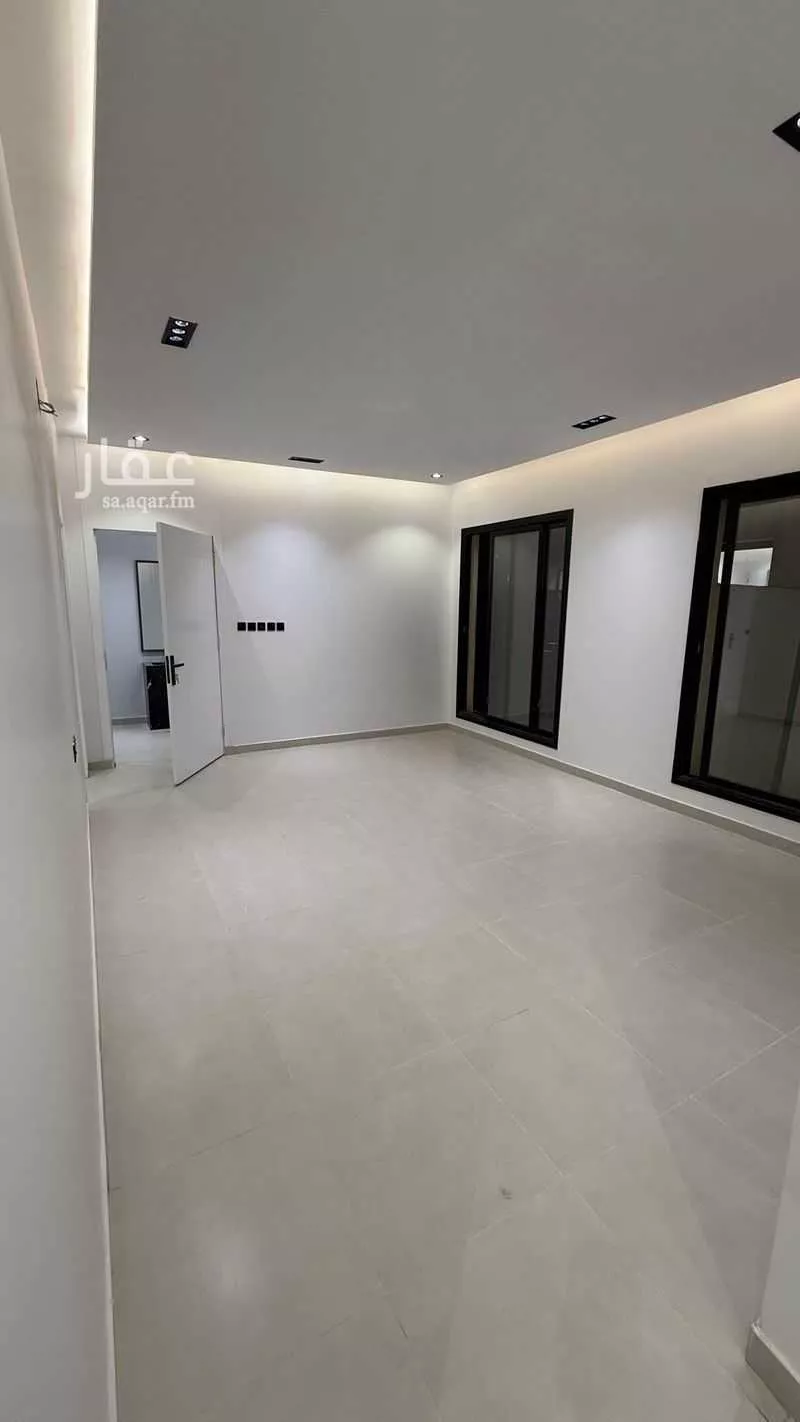5 bedroom floor in Al Janadriyah 3