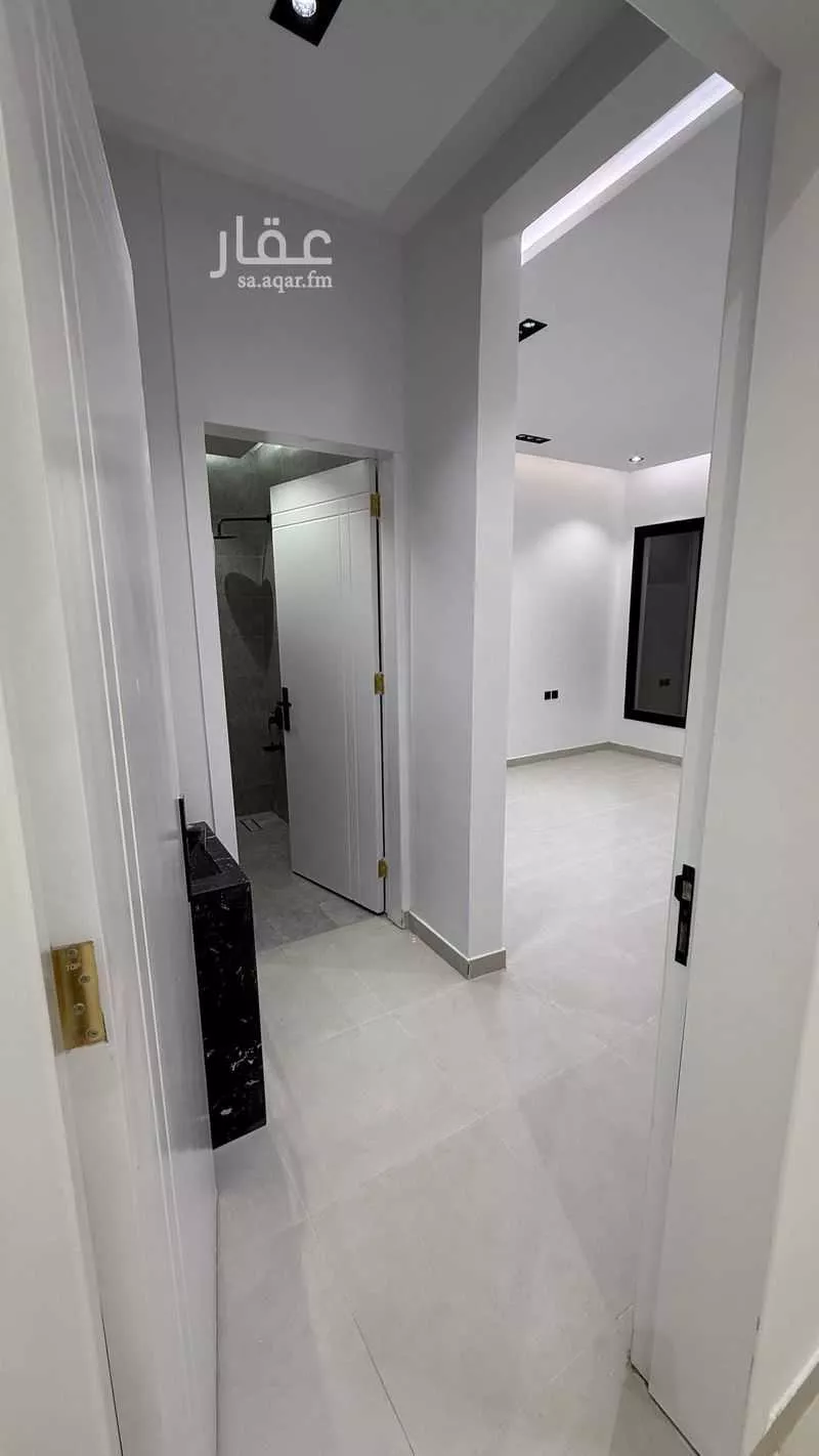 5 bedroom floor in Al Janadriyah 4