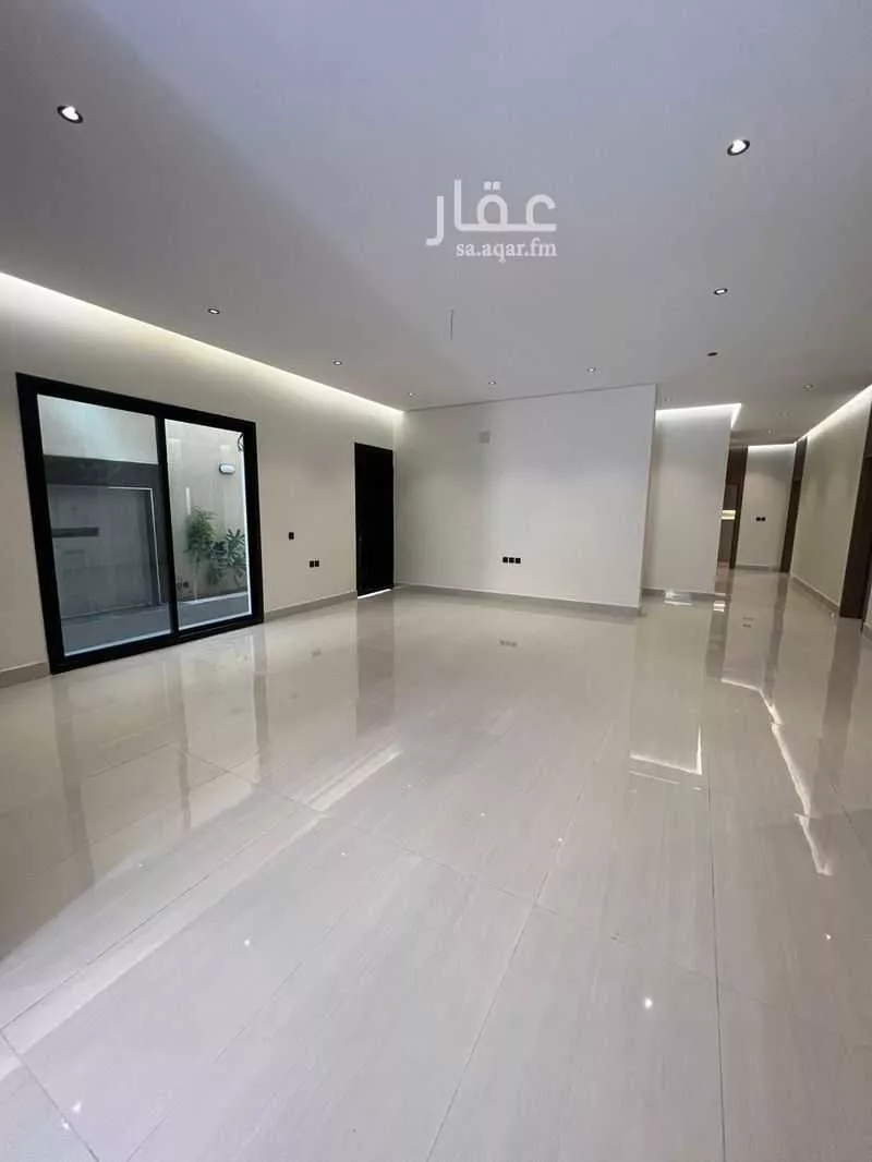 4 bedroom floor in Al Janadriyah 2
