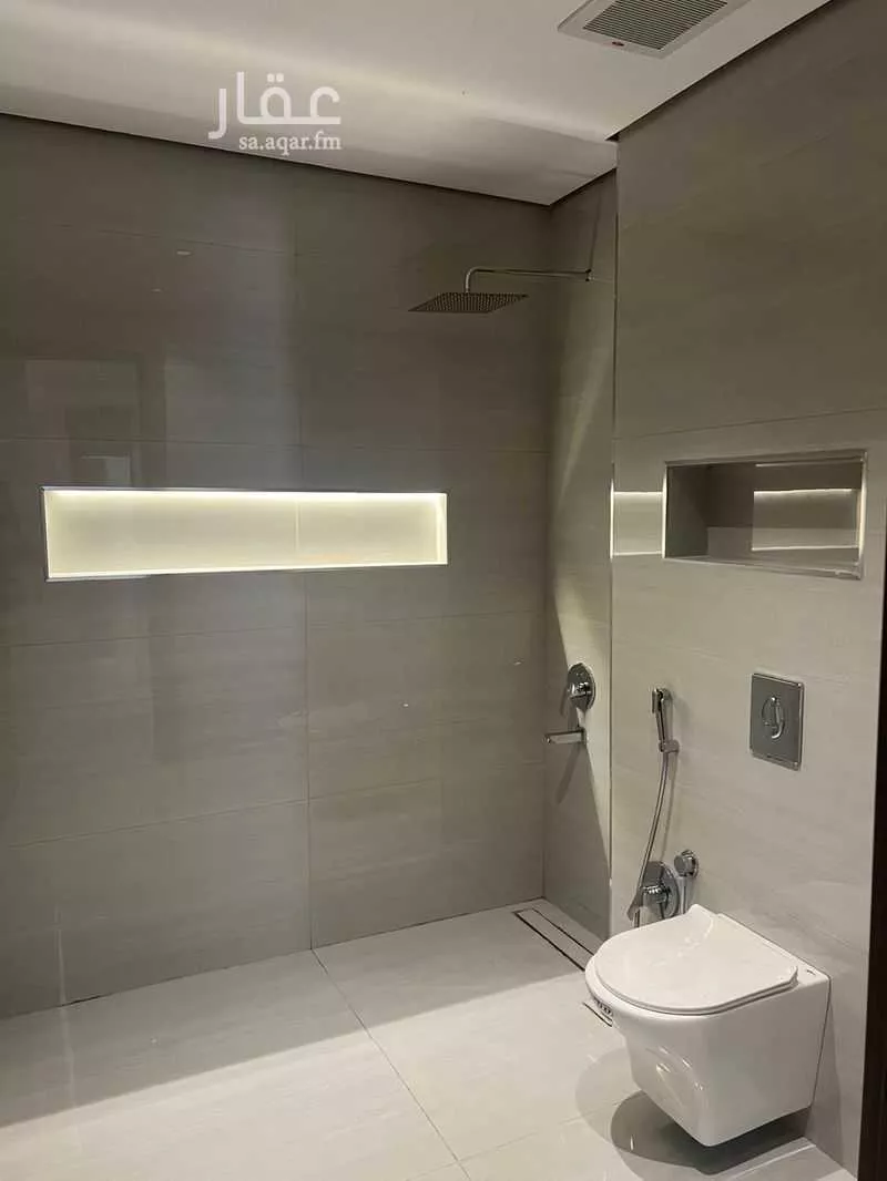 4 bedroom floor in Al Janadriyah 14