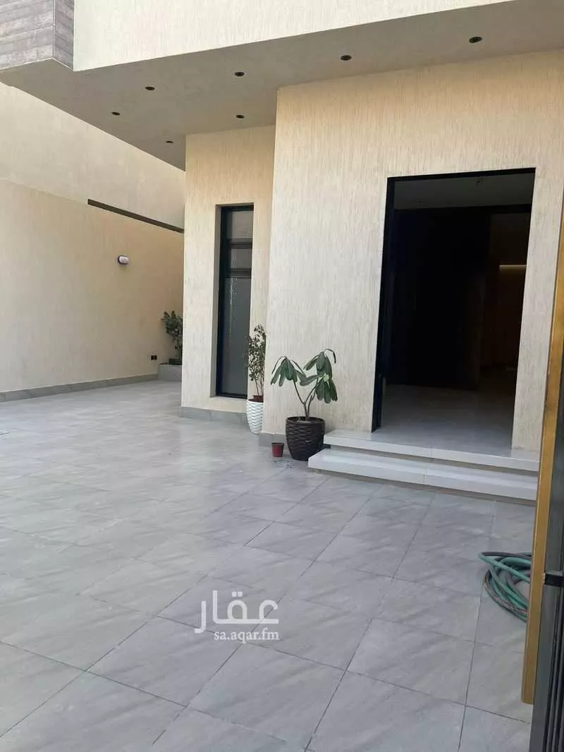 4 bedroom floor in Al Janadriyah 19