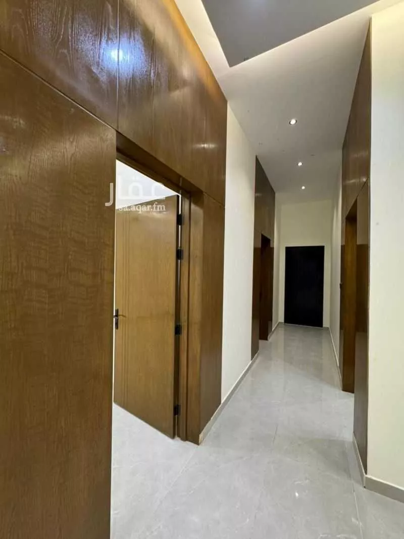 5 bedroom floor in Al Janadriyah 7