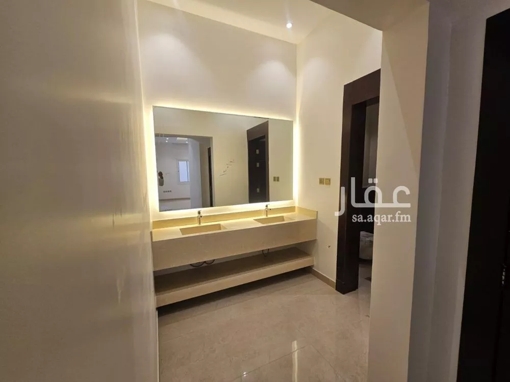 5 bedroom villa in Al Aridh, Riyadh 25