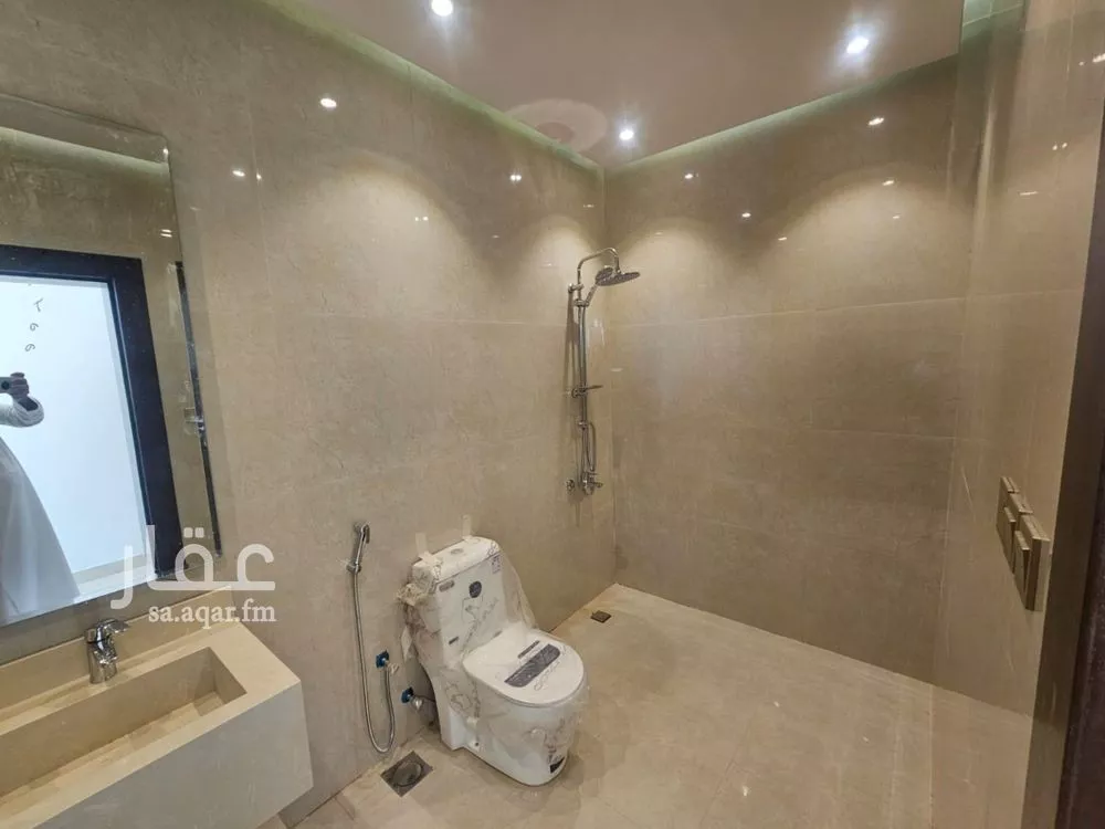 5 bedroom villa in Al Aridh, Riyadh 12