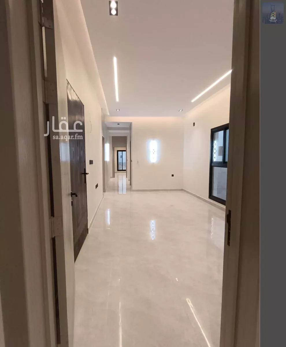 5 bedroom floor in Al Janadriyah 2