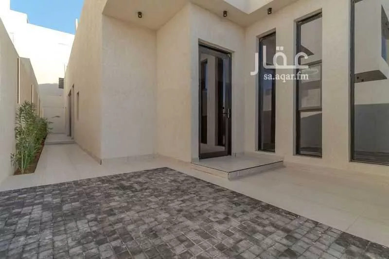 5 bedroom floor in Al Janadriyah 2