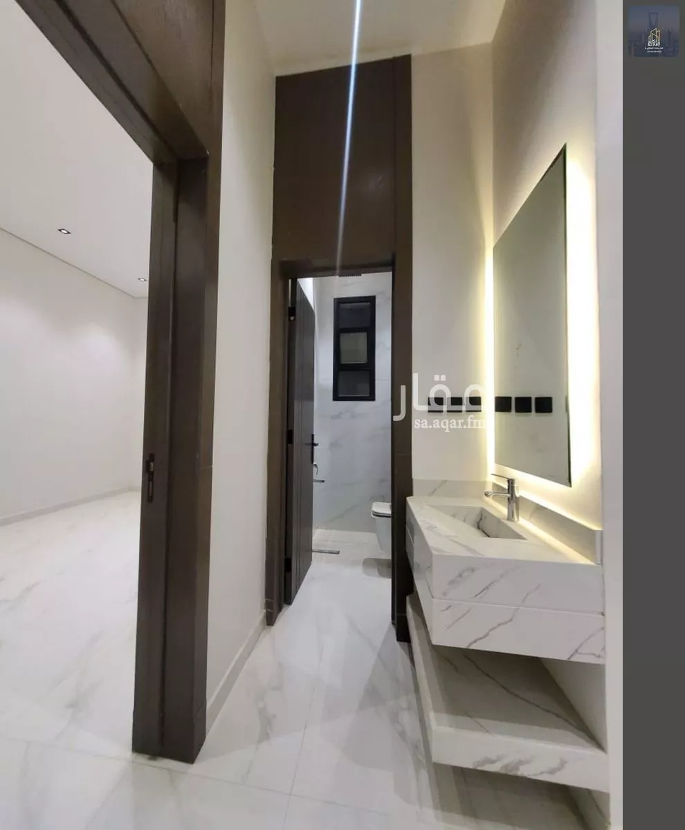 4 bedroom floor in Al Janadriyah 12