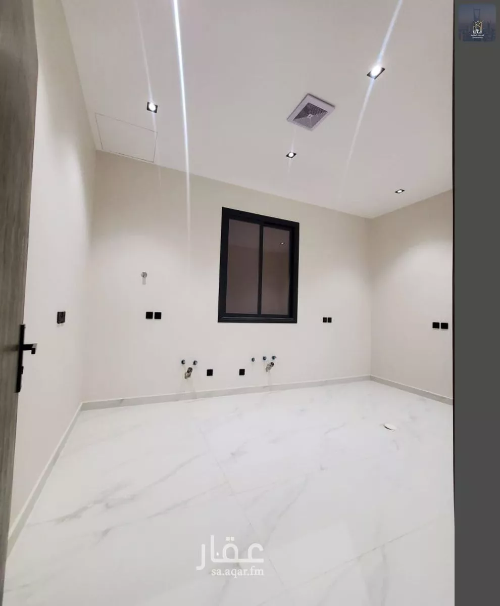 4 bedroom floor in Al Janadriyah 14