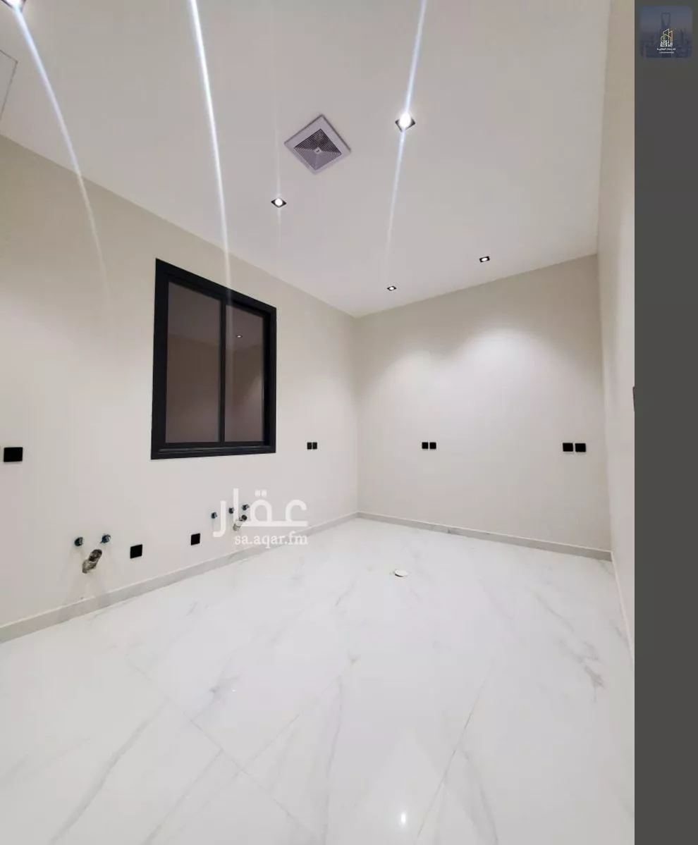 4 bedroom floor in Al Janadriyah 6