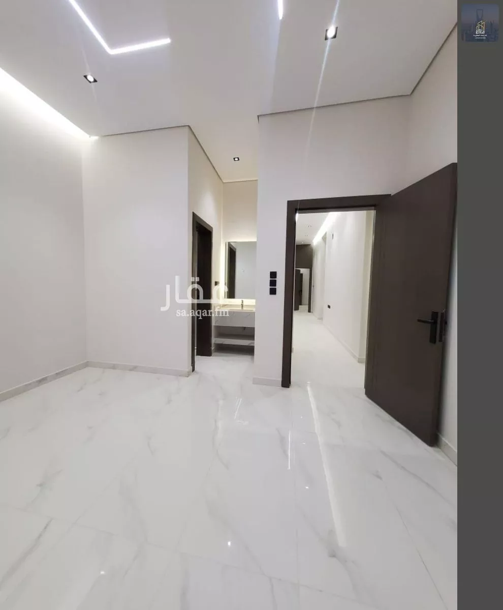 4 bedroom floor in Al Janadriyah 10