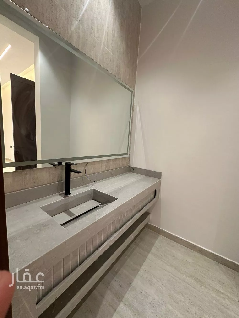 6 bedroom floor in Dahiat Namar 24