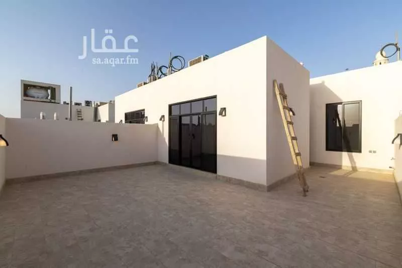3 bedroom floor in Al Qairawan 8