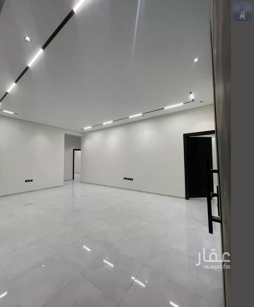 5 bedroom floor in Al Janadriyah 4