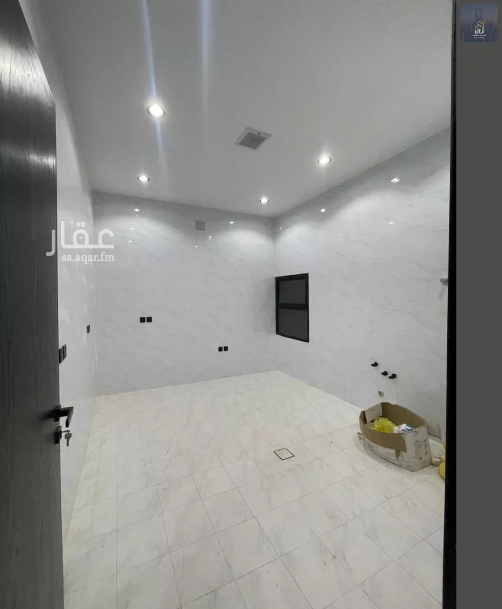 5 bedroom floor in Al Janadriyah 8